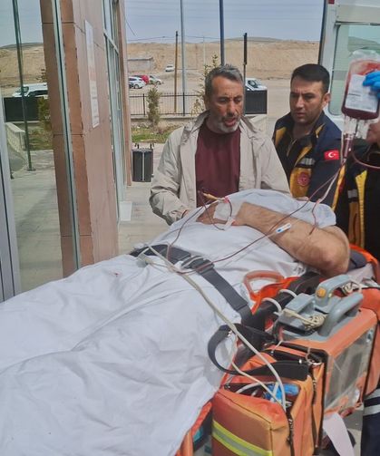 Eşini Bıçakladıktan Sonra Canına Kıymaya Çalıştı