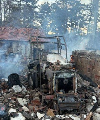 Çorum’da korkutan akşam: Ev yangını evi kül etti, takla atan araçta sürücü ehliyetsiz çıktı