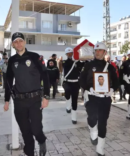 Geçirdiği trafik kazasında yaralanan polis memuru 7 aylık yaşam mücadelesini kaybetti