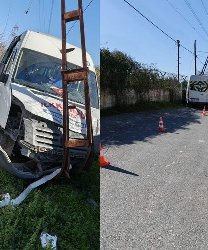 Hatay’da öğrenci servisi elektrik direğine çarptı: 4 yaralı