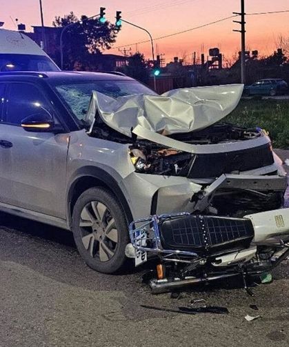 Hatay’da otomobille çarpışan motosikletteki 2 kişi yaralandı