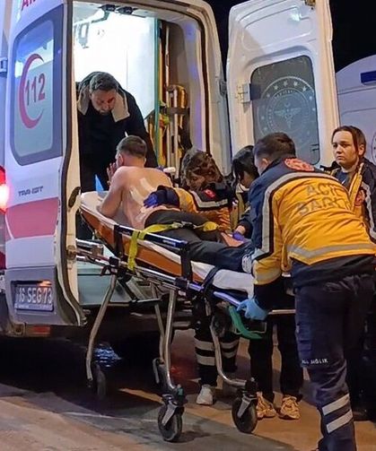 İnegöl'de restoranda bıçaklı kavga! 2 genç yaralandı