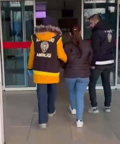 İzmir’de 34 yıl hapis cezası bulunan kadın gizli bölmede yakalandı