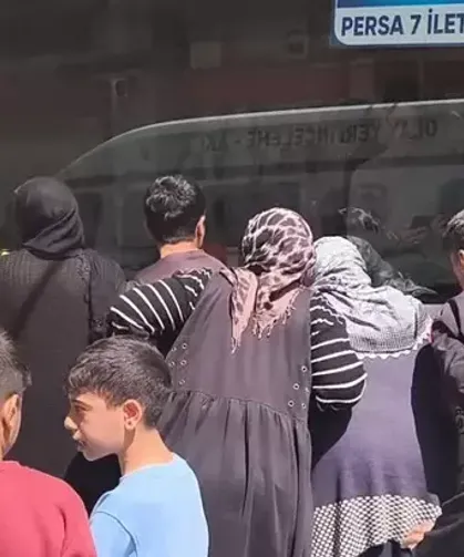 Kasklı şüpheli, telefon tamircisini öld*rdü