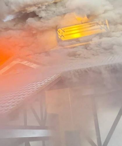 Oyuncu Aslıhan Karalar ölümden döndü: Lüks villadaki yangın havadan görüntülendi