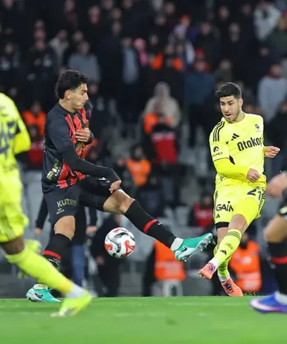 Tedesco Görevden Ayrılıyor mu? Fenerbahçe Yönetimi Toplandı