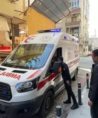 Yıkımı yapılan binanın 4'üncü katından düşerek hayatını kaybetti