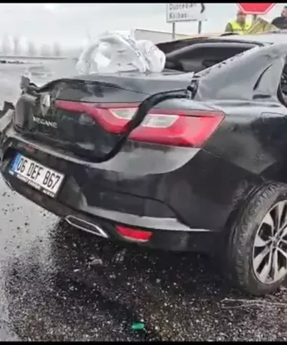 Feci kaza: TIR ile otomobil çarpıştı; 2 ölü, 1 yaralı