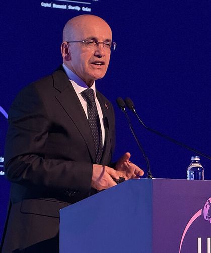 Bakan Şimşek: Vatandaşlarımızın yastık altında 640 milyar doları olduğu tahmin ediliyor