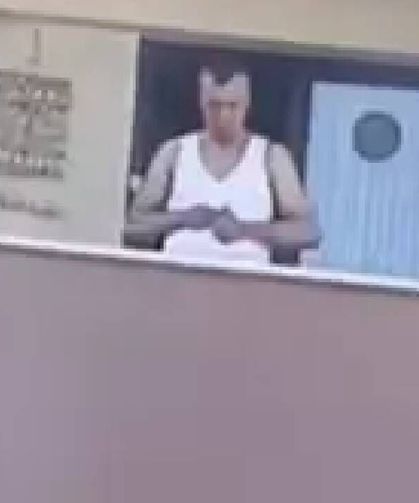 Balkonda silah şarjörüne mermi dolduran şüpheli yakalandı