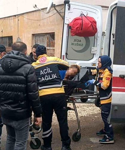 Boşanma Aşamasındaki Eşini 4 Yerinden Bıçaklayıp Eve Kilitledi