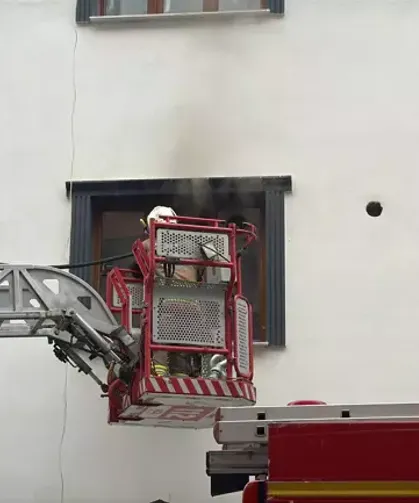 Evini ateşe verdiği için gözaltına alındı; nezarethanede rahatsızlanınca kaldırıldığı hastanede öldü