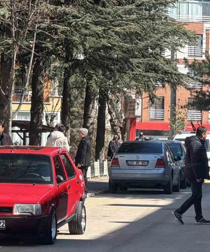 Komşular arasındaki gürültü kavgası kanlı bitti: 2 ölü