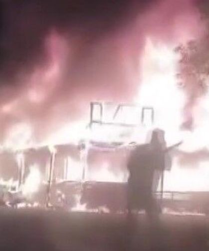 Manav tezgahı alev topuna döndü