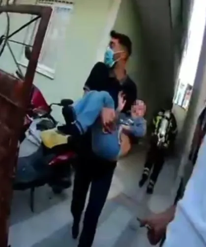 Mersin'de apartman yangını! 9 kişi kurtarıldı