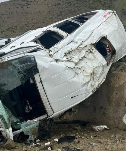 Muş’ta yolcu minibüsü dere yatağına uçtu! Korkut ilçesinde can pazarı: 16 yaralı var
