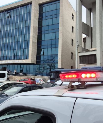 Okuluna saldırı yapacağına yönelik mesaj atan lise öğrencisi adliyede