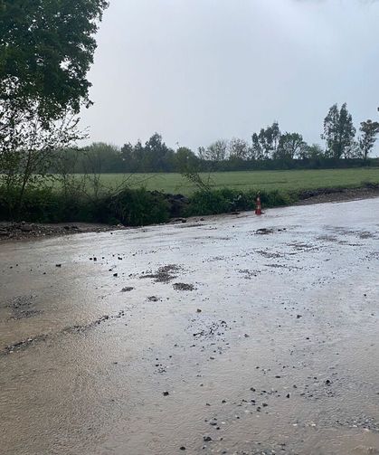 Sağanak hayatı felç etti ve yollar göle döndü tarım arazileri sular altında kaldı