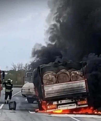 Samsun’da Seyir Halindeki Kamyon Alev Aldı