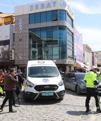Şehir Merkezinde Silahlı Saldırı! İş Yeri Sahibi Vuruldu