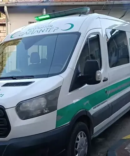 TIR’a çarpan otomobilde baba ve oğul öldü