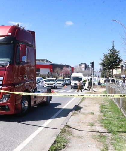 Tırın Çarptığı 77 Yaşındaki Adam Hayatını Kaybetti