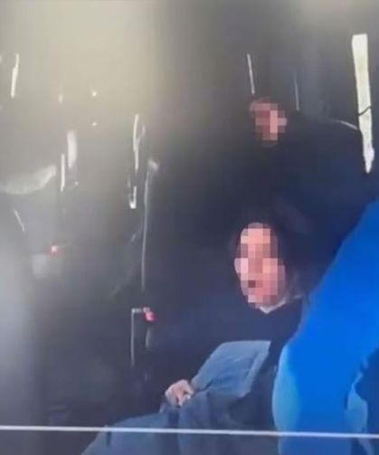 Okul servisi ile kamyonet kafa kafaya çarpıştı: Öğrenci koridora uçtu