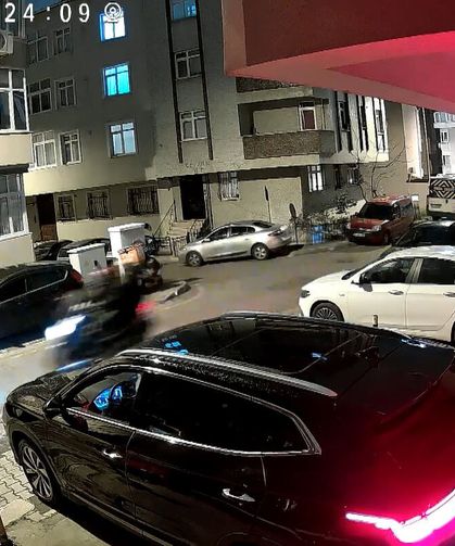 Üsküdar’da oto yıkamacıda park halindeki araç kurşunlandı: 3 tutuklama