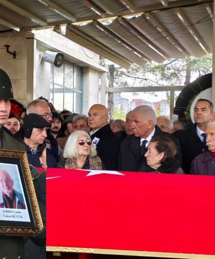 Yalçın Küçük son yolculuğuna uğurlandı