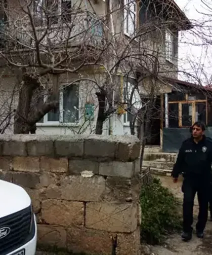 Yalnız yaşadığı evde sobadan sızan gazdan hayatını kaybetti