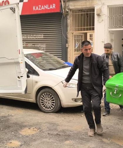 Yaşlı adam yalnız yaşadığı evde bıçaklanarak öldürüldü