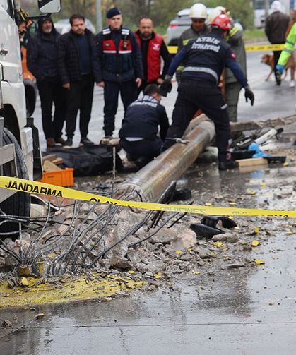 Yol kenarında bekleyen bisikletli feci şekilde hayatını kaybetti