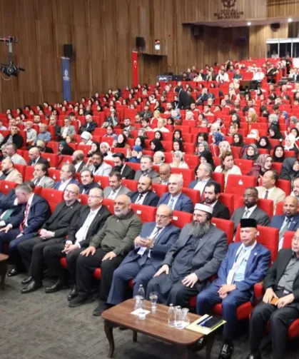 14 Ülkeden Akademisyenler Müslüman Azınlıkları Konuştu