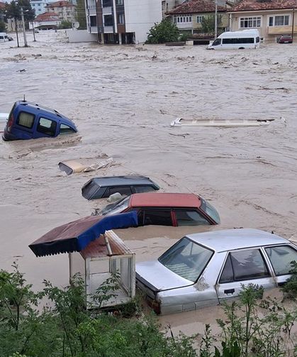 23 İlde Gök Gürültülü Sağanak Geliyor: Saat Verildi