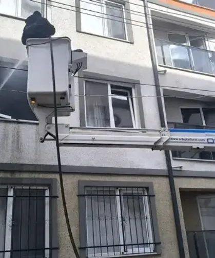 Dairede korkutan yangın: 4 çocuk son anda kurtuldu