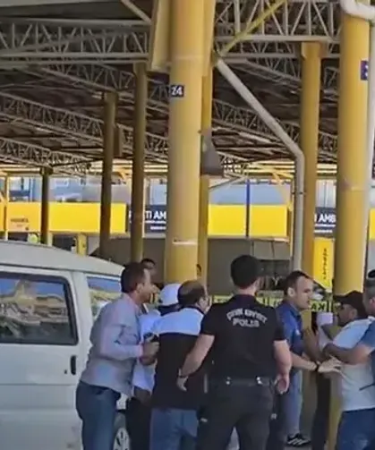Otomobile silahlı saldırı: 1 ölü, 1 ağır yaralı