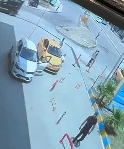 Adana'da Yol Verme Kavgası Dehşete Dönüştü! Taksiciyi Takip Edip Bıçakladı