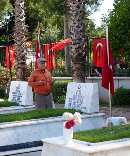 Antalya'da hüzünlü bayram arifesi! 30 yıllık acı unutulmadı