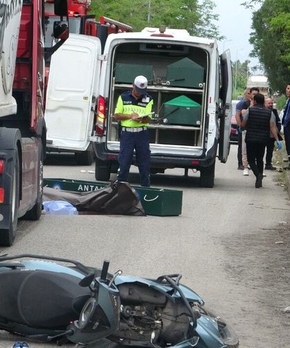 Antalya'da tırın çarptığı 19 yaşındaki motosikletçi öldü