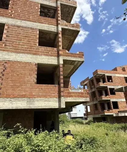 Binada 1 ay önce öldüğü değerlendirilen erkek cesedi bulundu