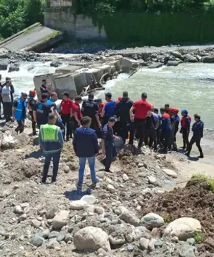 Derede balık avlarken yeğeniyle akıntıya kapılan amcanın da cansız bedenine ulaşıldı