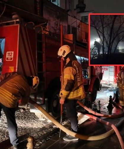 Fatih'te iş merkezinde yangın! Çatı alevlere teslim oldu!