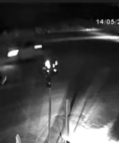 Gaziantep'te kontrolden çıkan otomobil tren yoluna uçtu!