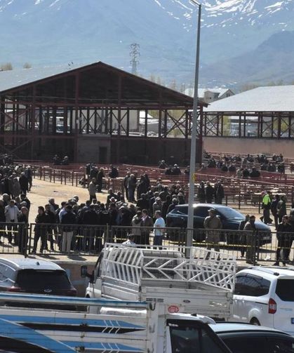 Hayvan pazarında silahlı kavga! 1 kişi öldü, 13 kişi yaralandı