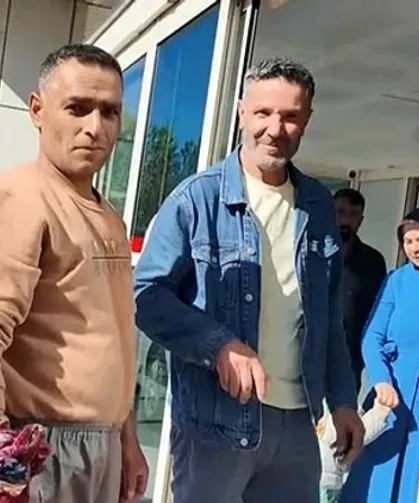 Kurban keserken bıçakla kendini yaraladı