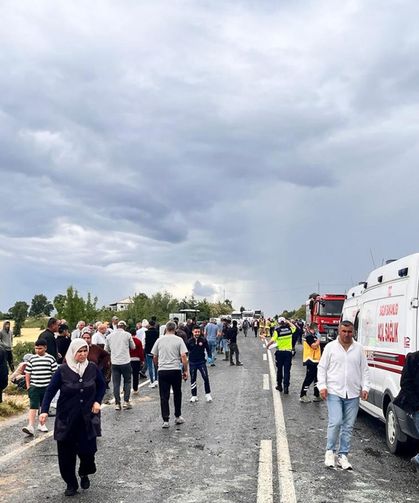 Manisa’da 5 Aracın Karıştığı Zincirleme Kazada 8 Yaralandı