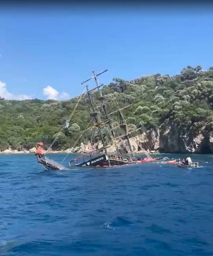 Marmaris açıklarında facianın eşiğinden dönüldü: 110 yolcu kurtarıldı