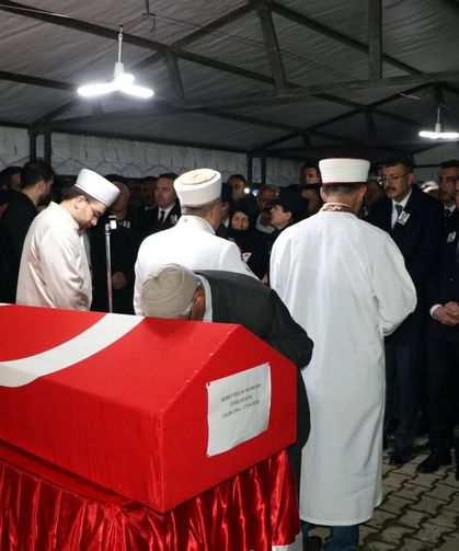 Şehit polis Emrah Koç memleketi Van'da toprağa verildi!