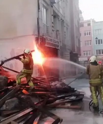 Silivri Piri Mehmet Paşa Mahallesi elektrik panosu yangını