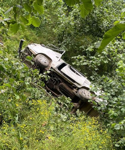Giresun'da kamyonet fındık bahçesine yuvarlandı: 1 ölü